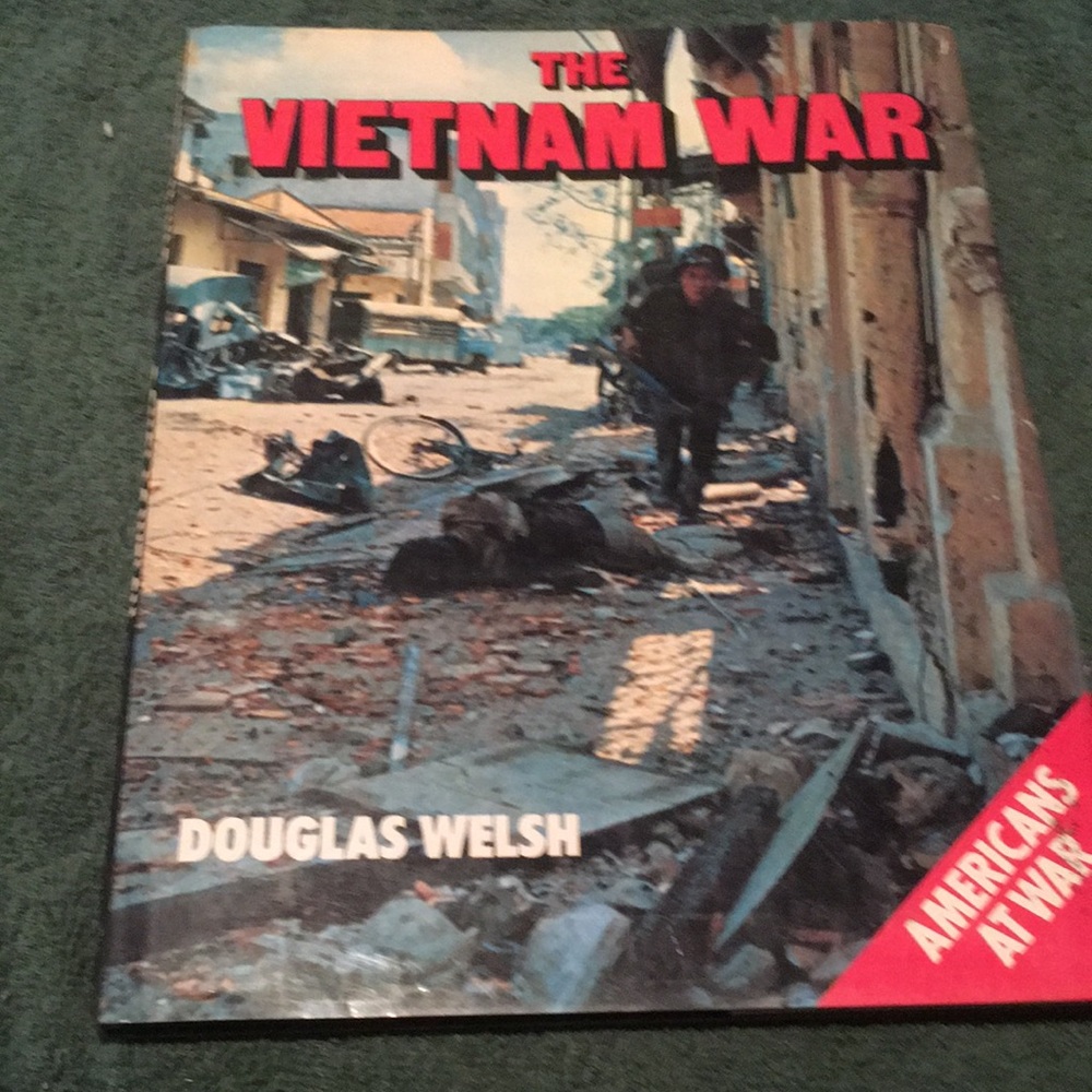 “Vietnam War” Hardcover w/Dust Jacket, VTG 1982